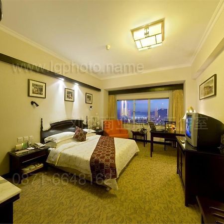 New Era Hotel Кунмин Екстериор снимка