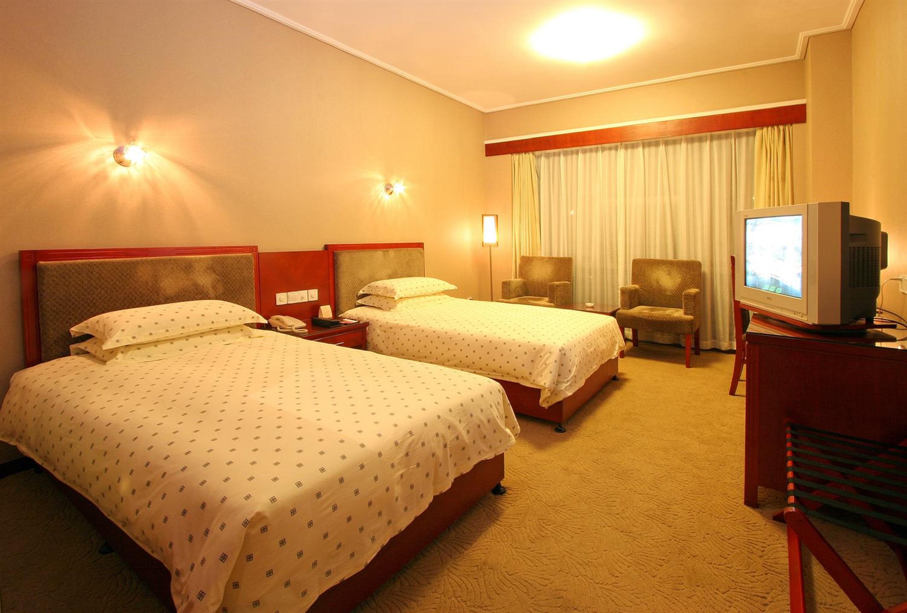 New Era Hotel Кунмин Екстериор снимка