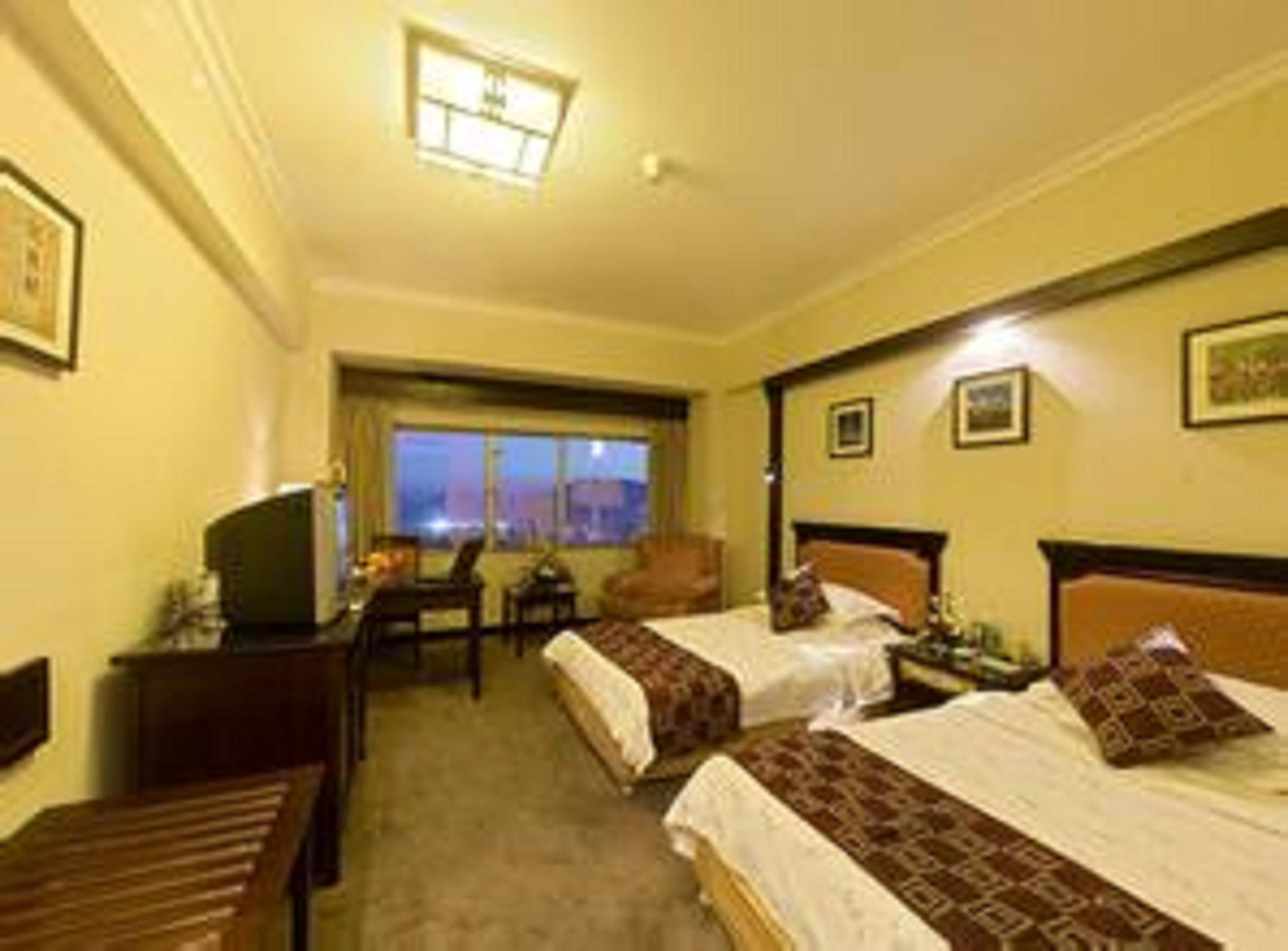 New Era Hotel Кунмин Екстериор снимка