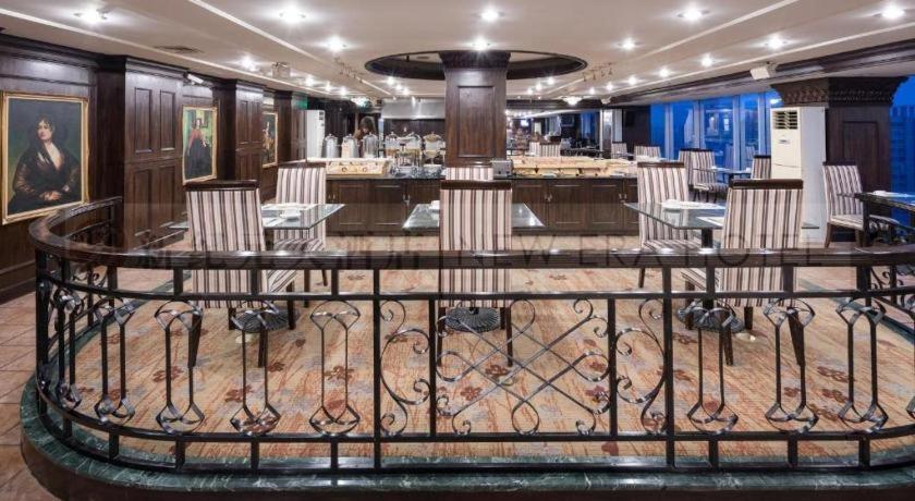New Era Hotel Кунмин Екстериор снимка