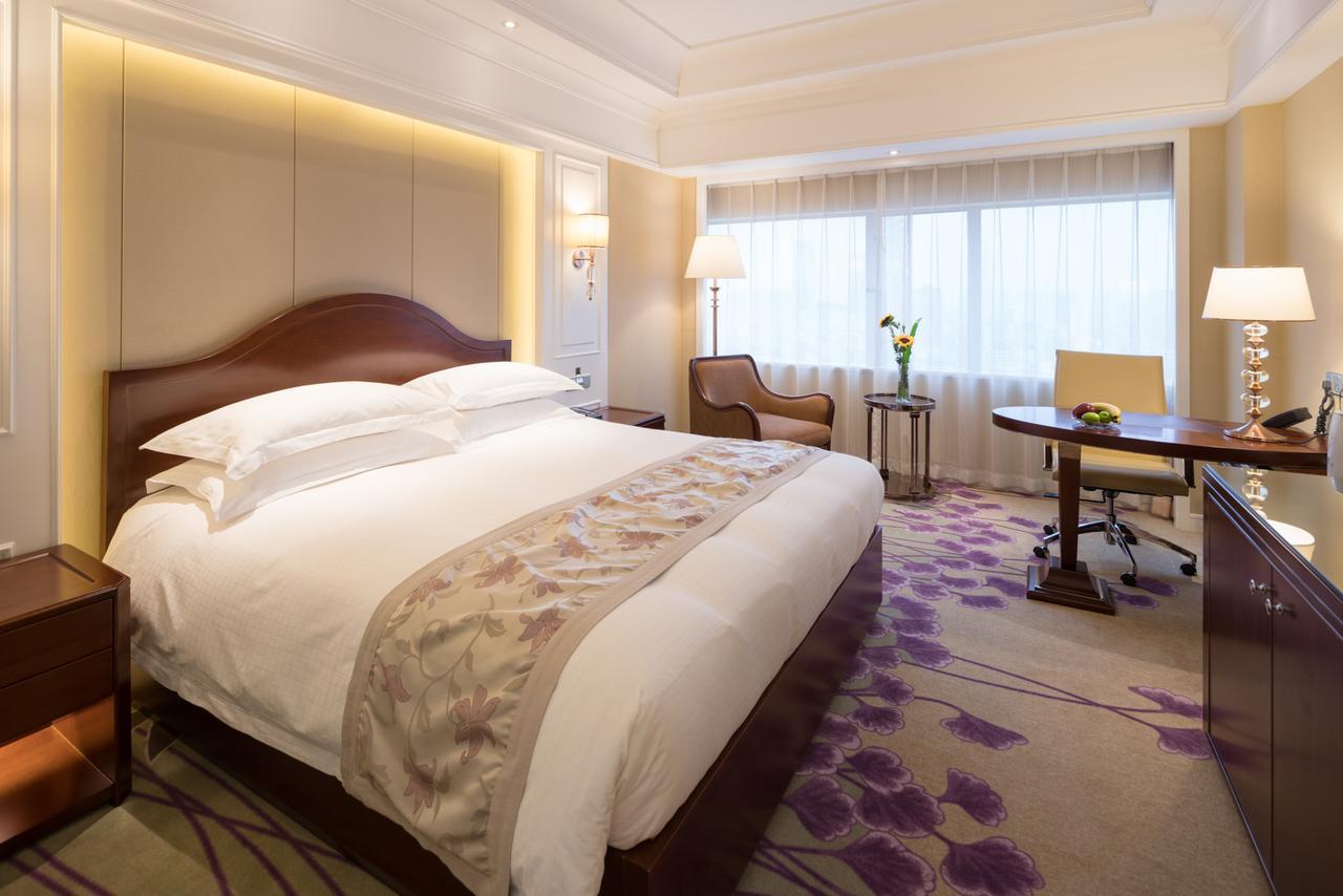 New Era Hotel Кунмин Екстериор снимка
